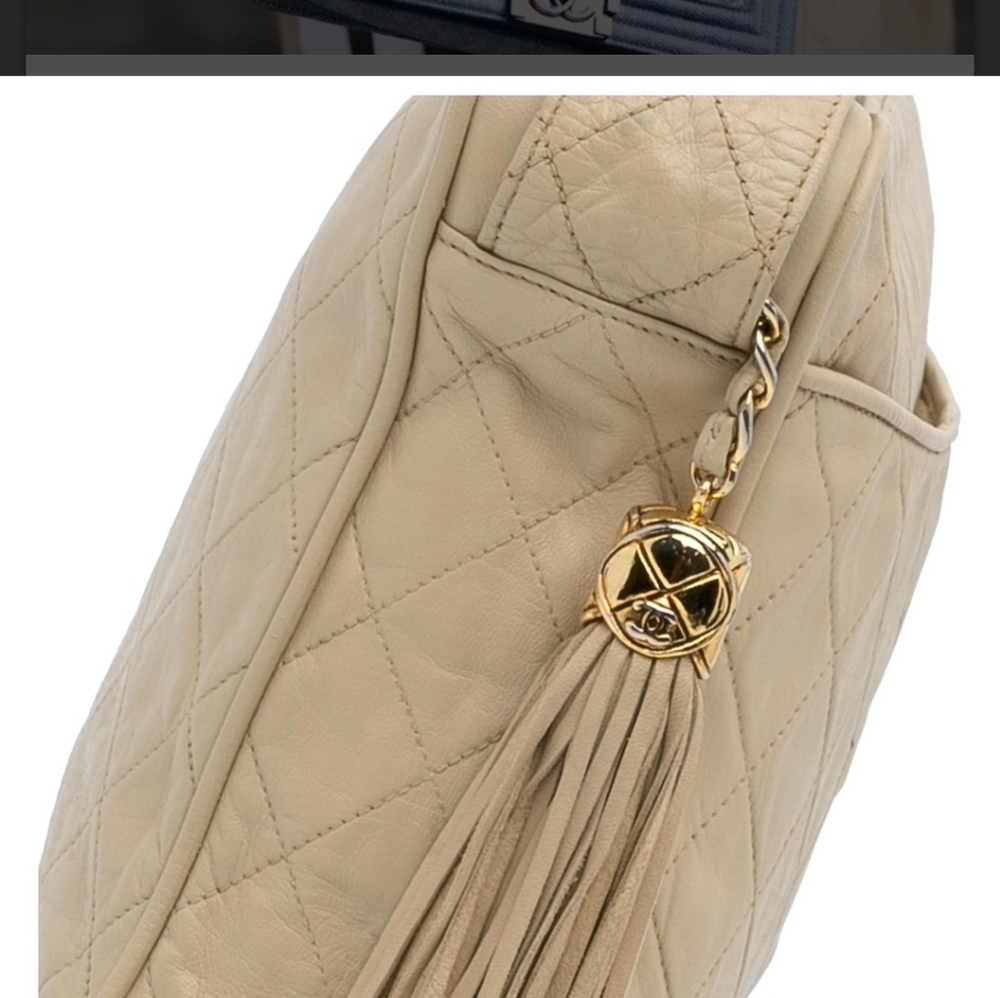 CHANEL 1994 VINTAGELIGHT BEIGE LAMBSKINLARGE CAMERA CASEMESSENGER BAG. - Picture 4 of 17